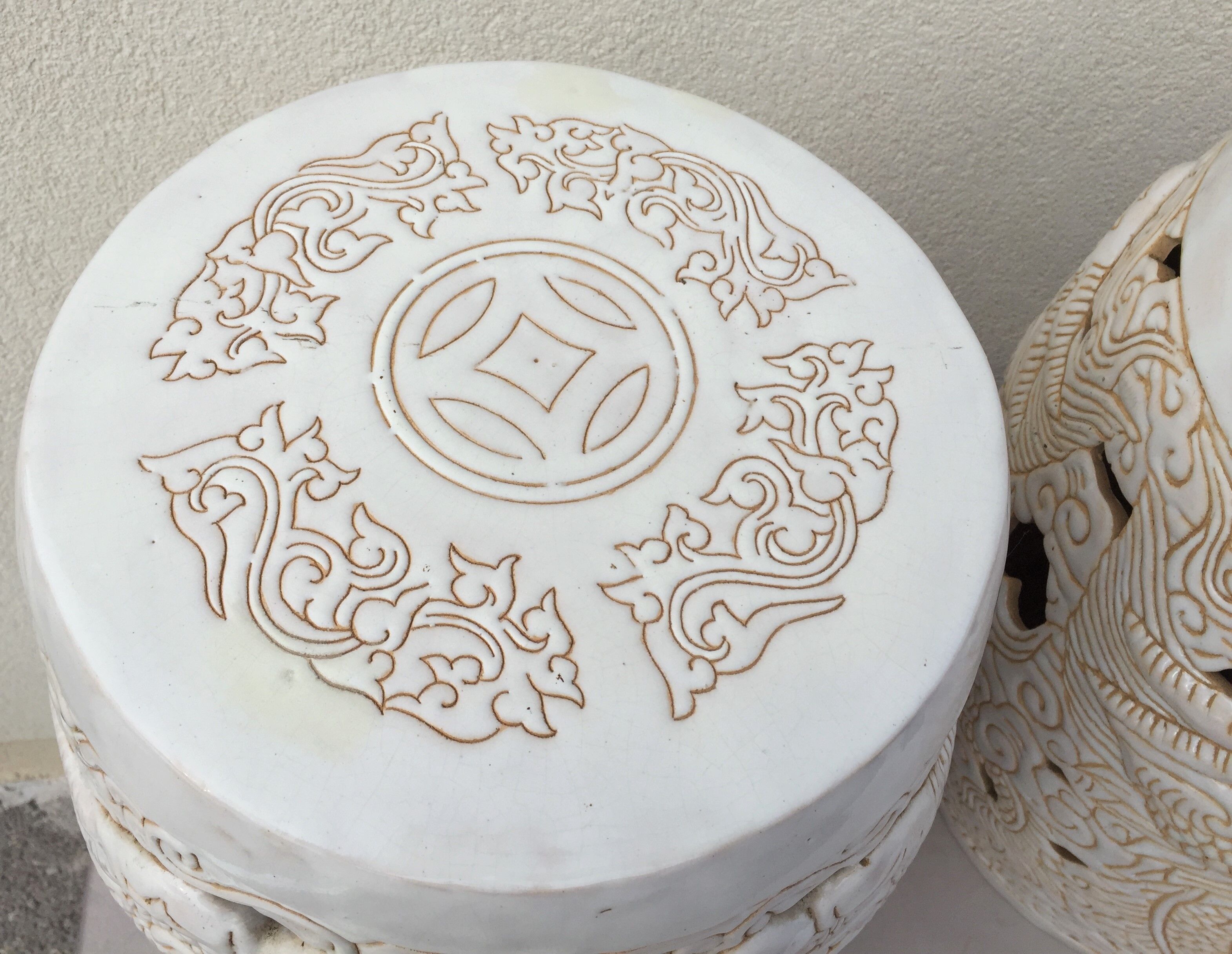 Ceramic sofa tips enamelled Decorative art