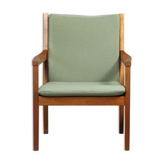 Fauteuil en bois scandinave