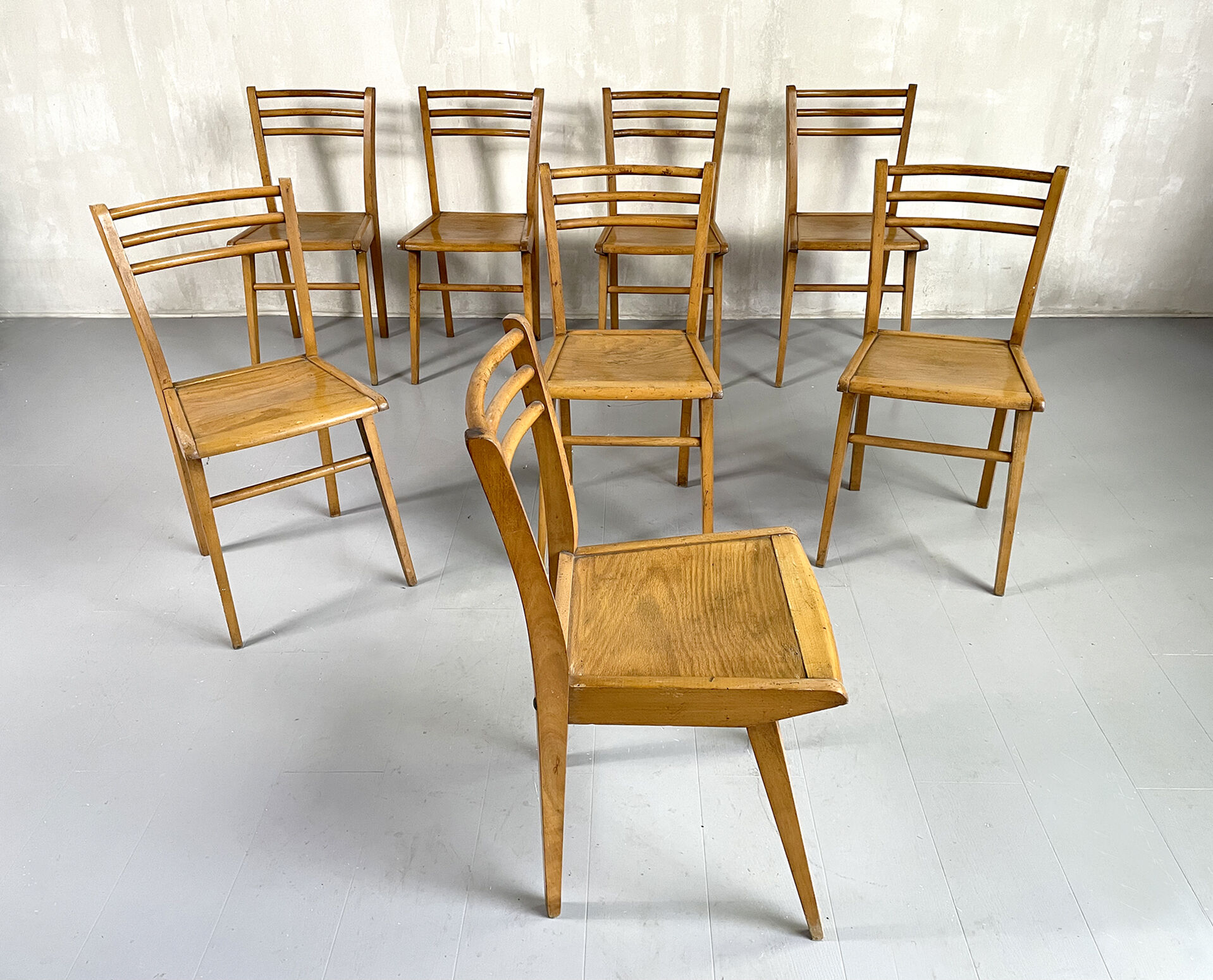 Série de 8 chaises Maison Stella