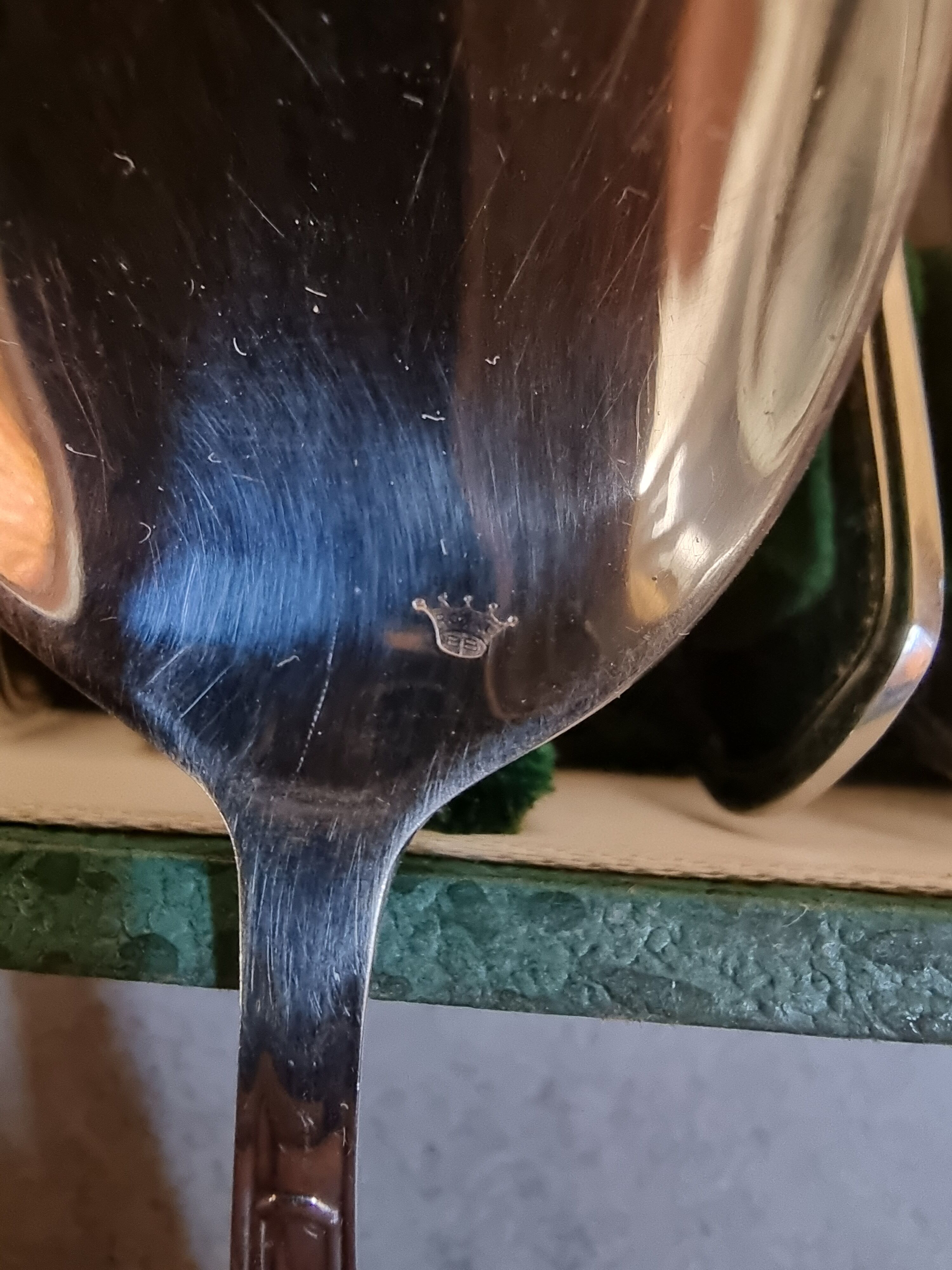 Stainless steel cutlery housekeeper
