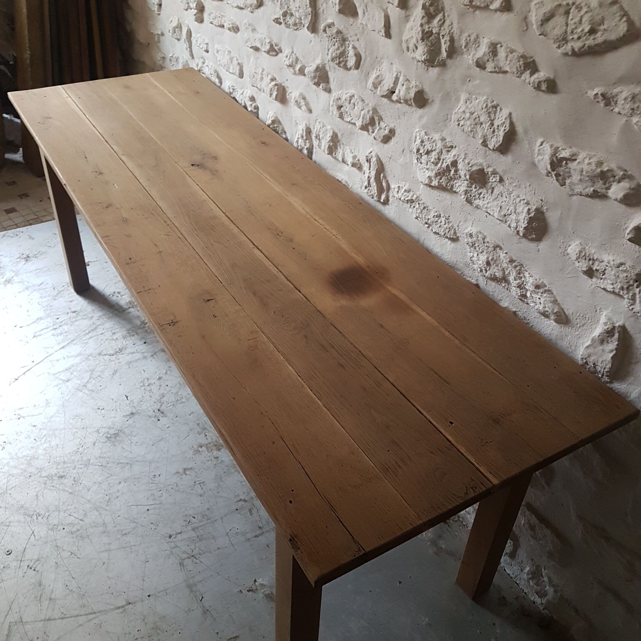 Farm table 2m06