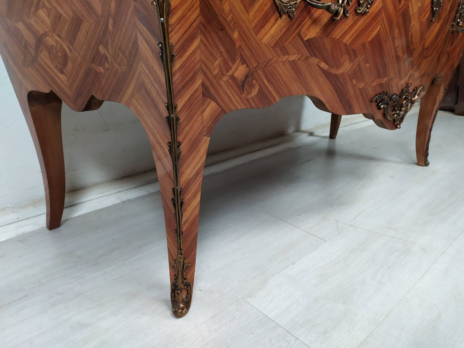 Commode Louis XV galbé