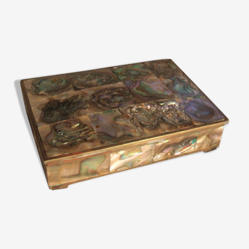 Box in brass and mother-of-pearl