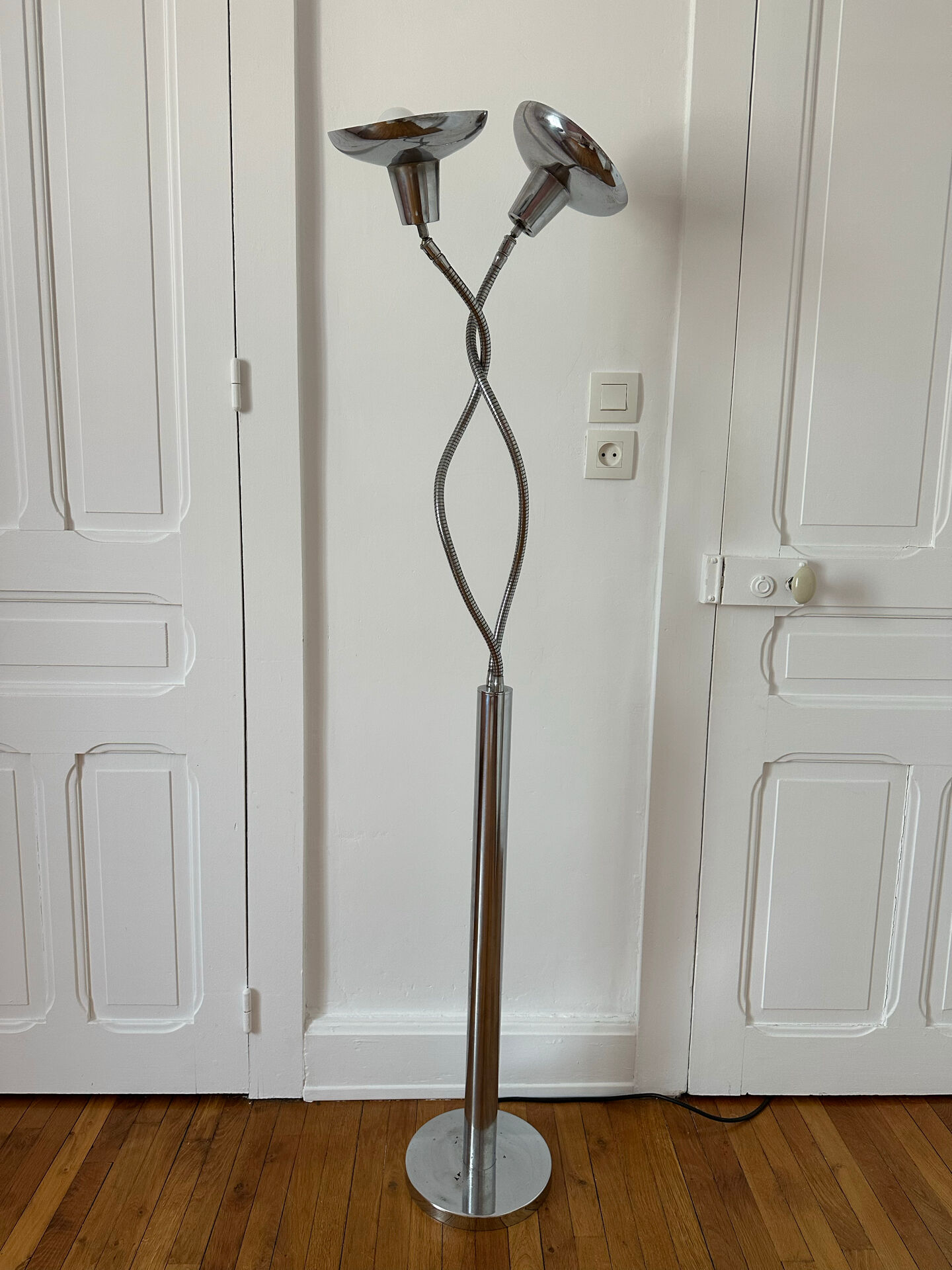 Design floor lamp with 2 flexible arms - vintage