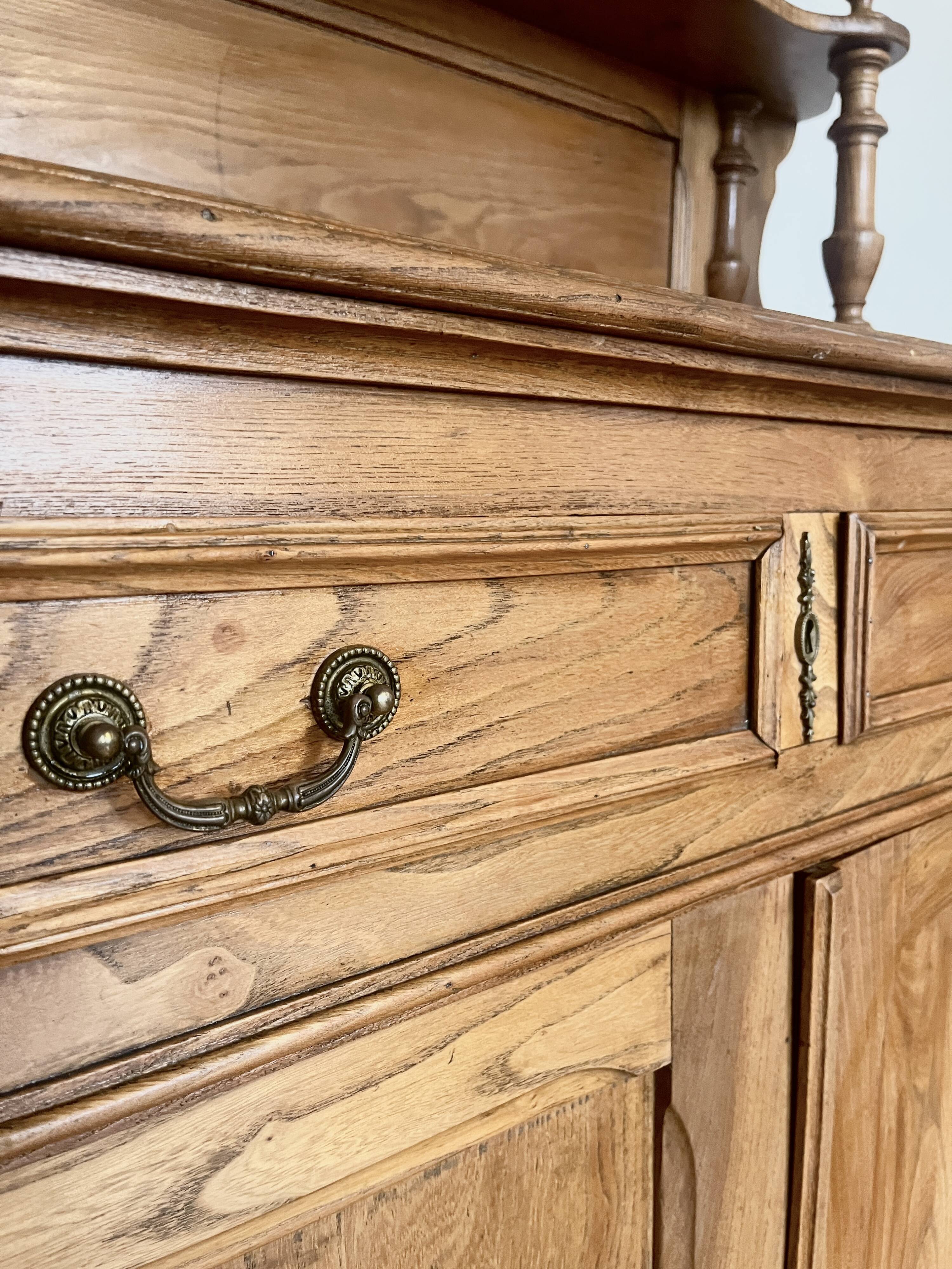 Vaisselier & Parisian sideboard raw wood