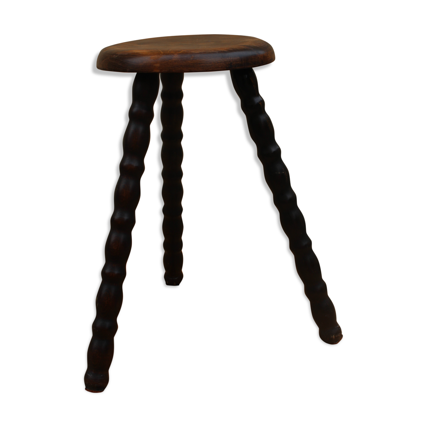 Tabouret tripode en bois tourné