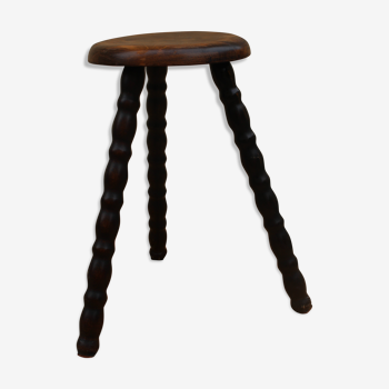 Tabouret tripode en bois tourné