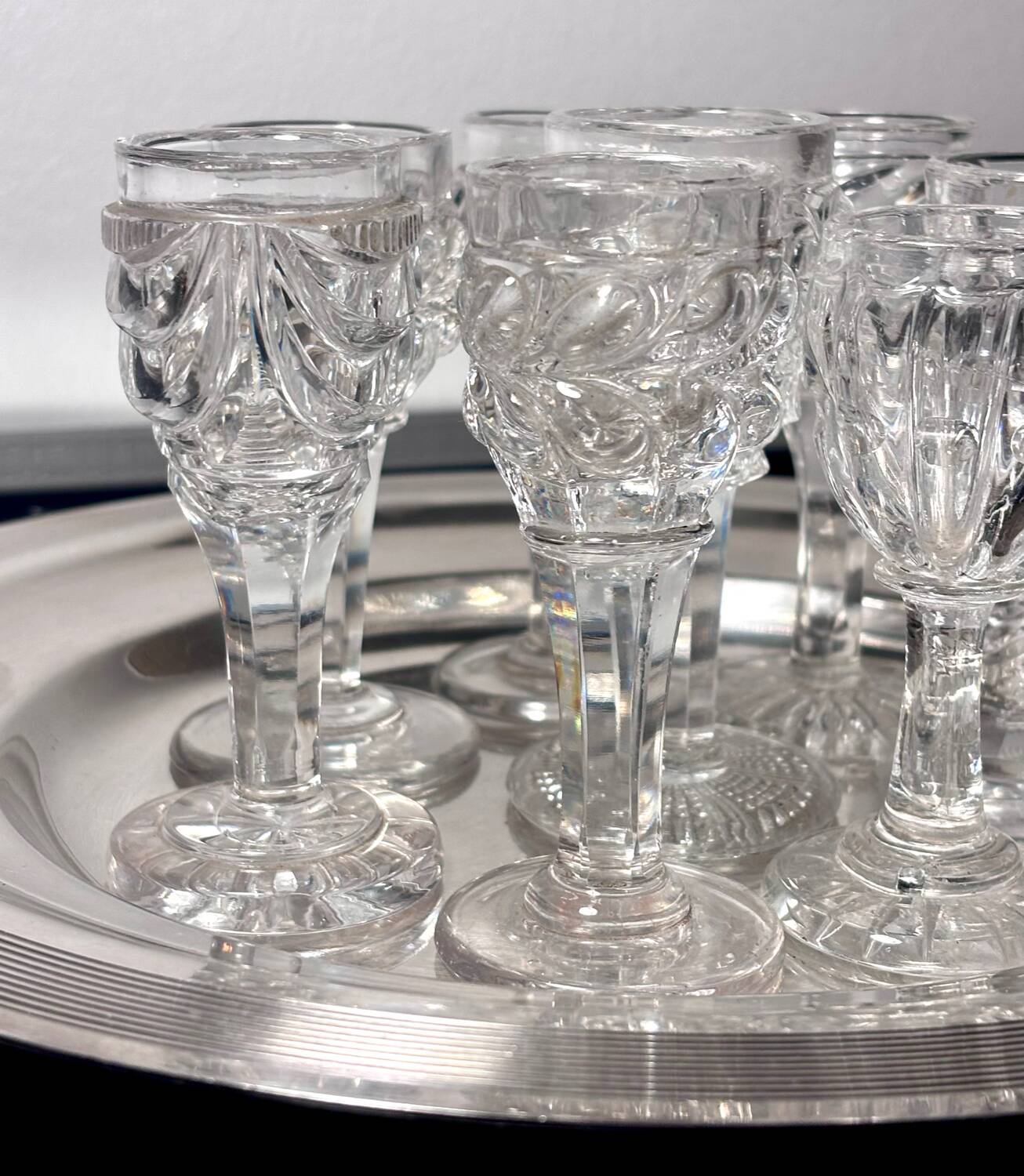 Cabaret set Baccarat 8 glasses and silver plated tray