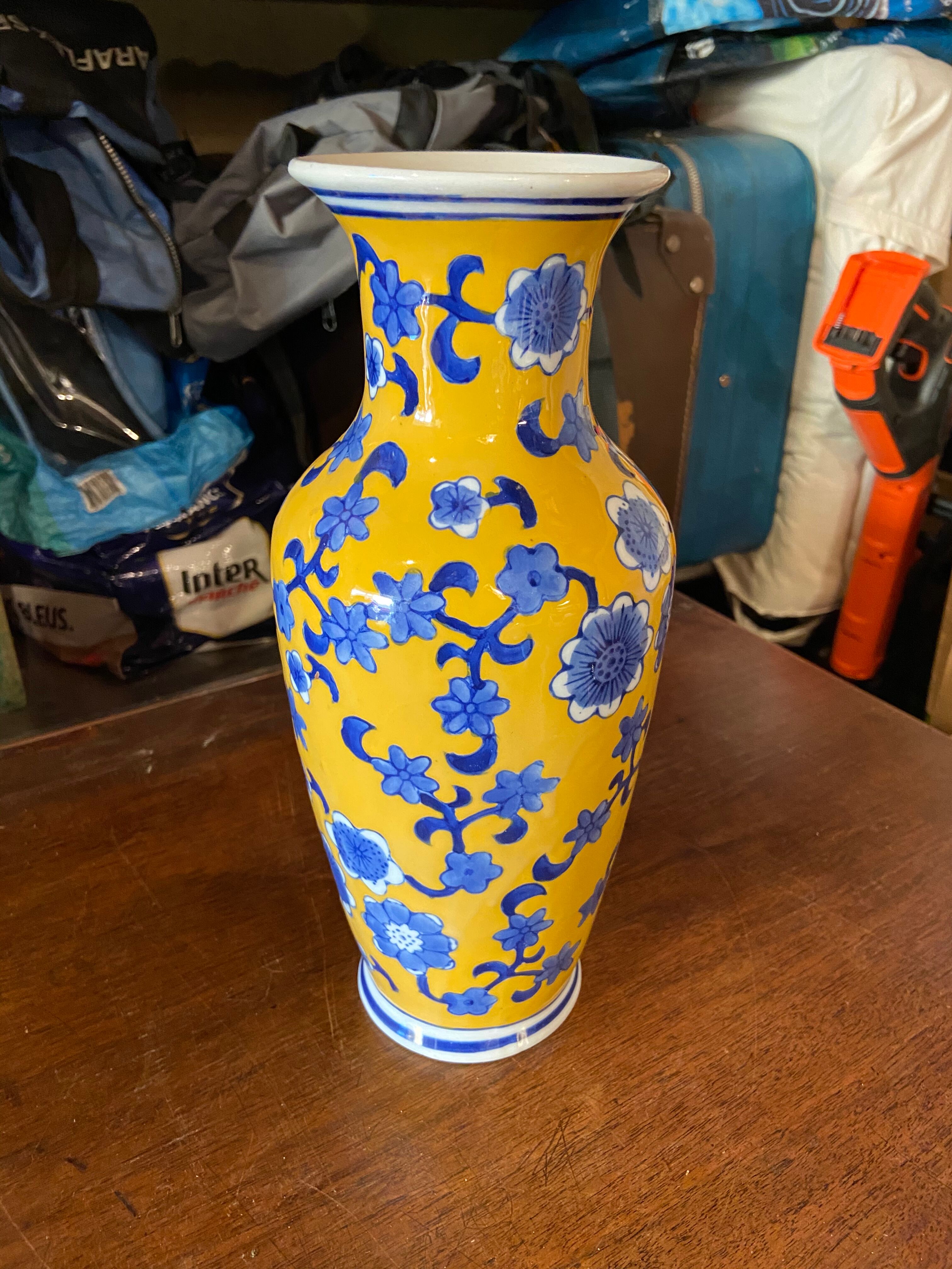 Ceramic vase