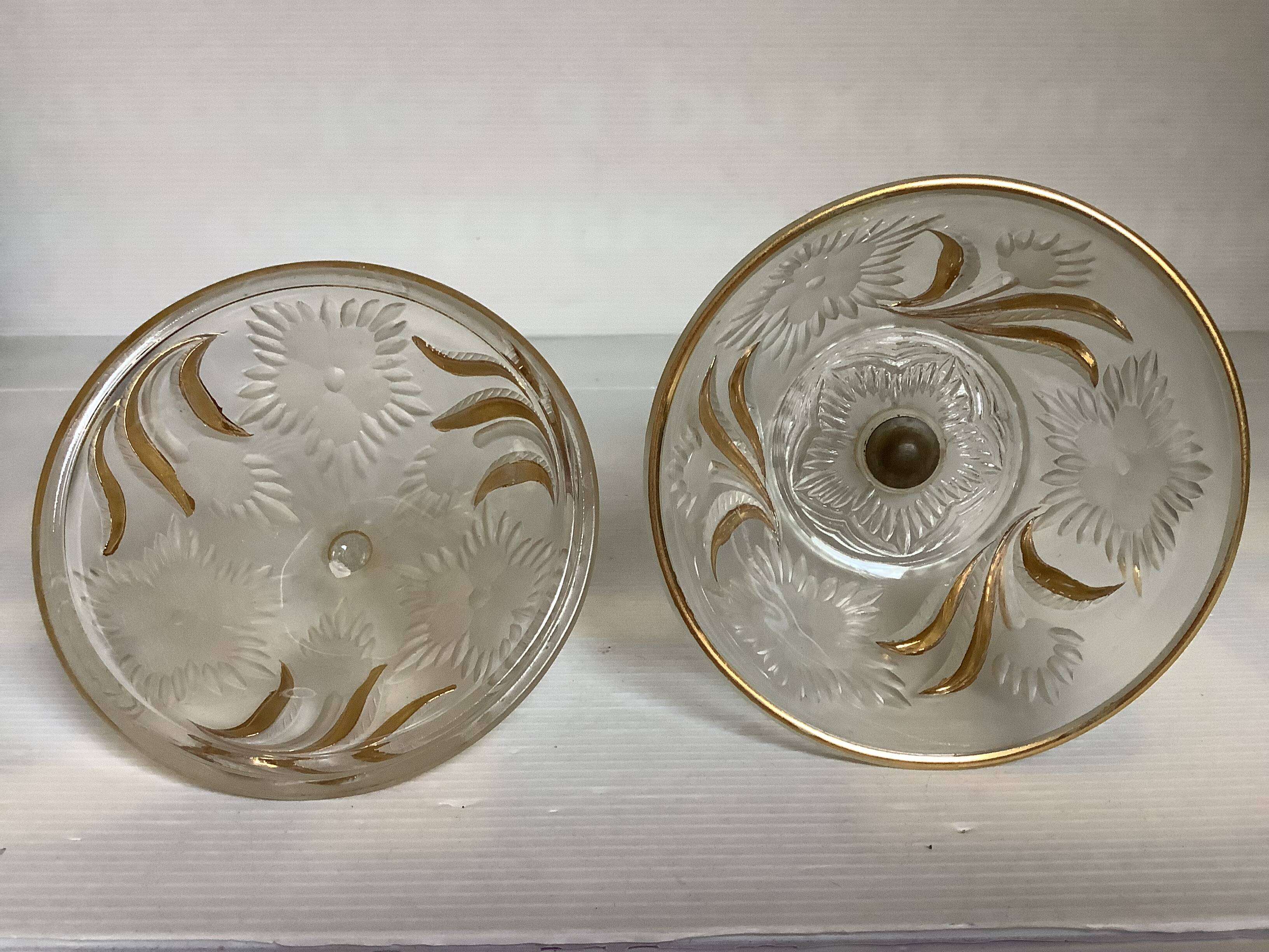 Pearl and gold bonbonnière base