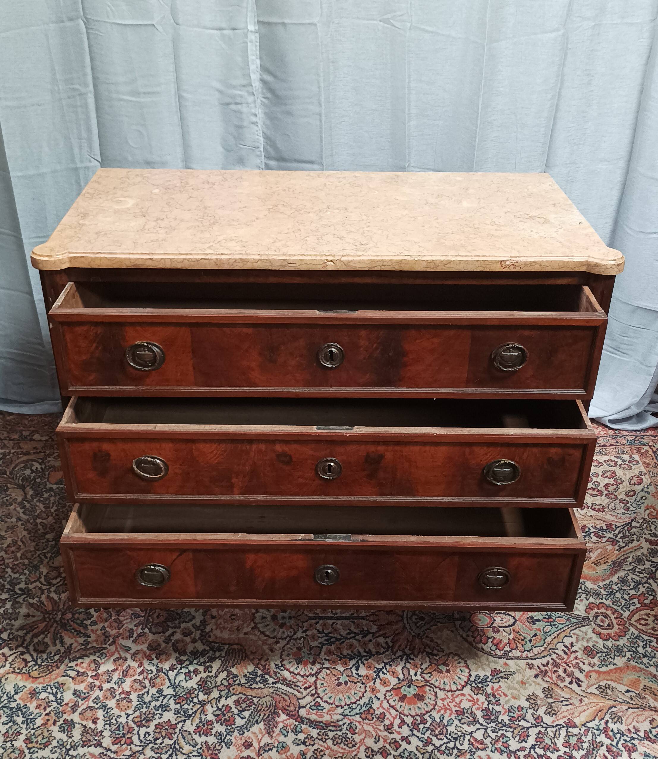 Commode Louis XVI en acajou