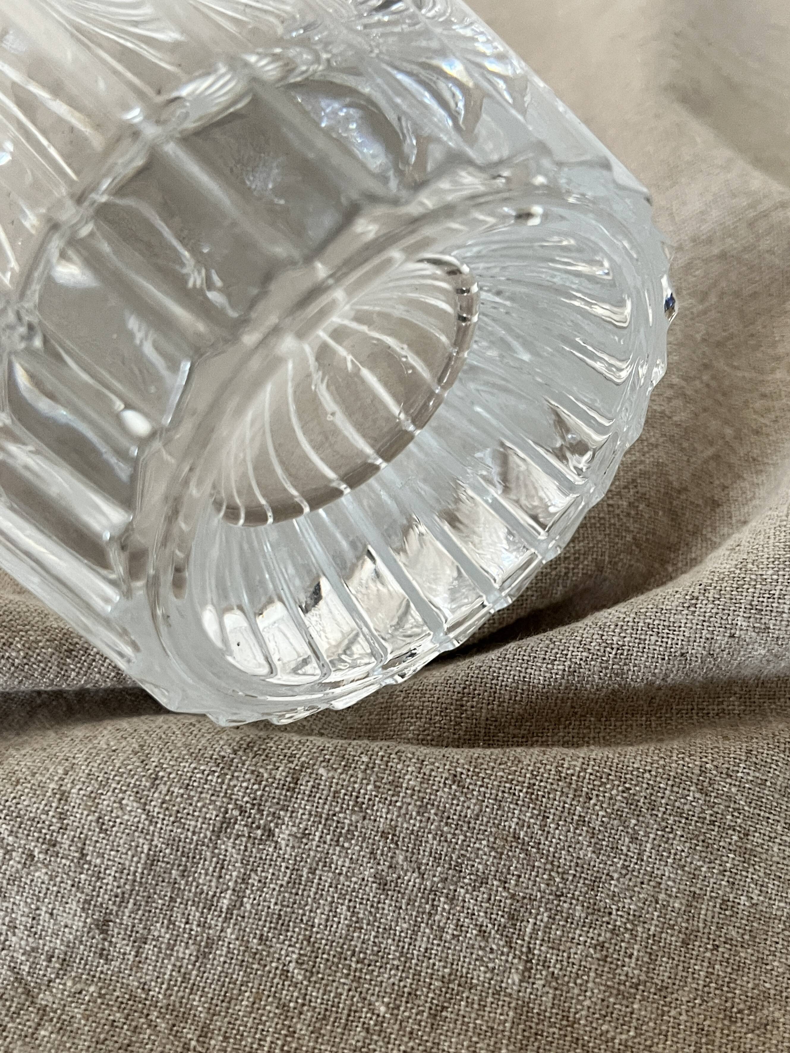 Large Art Deco fan vase in Arques crystal, France 1950