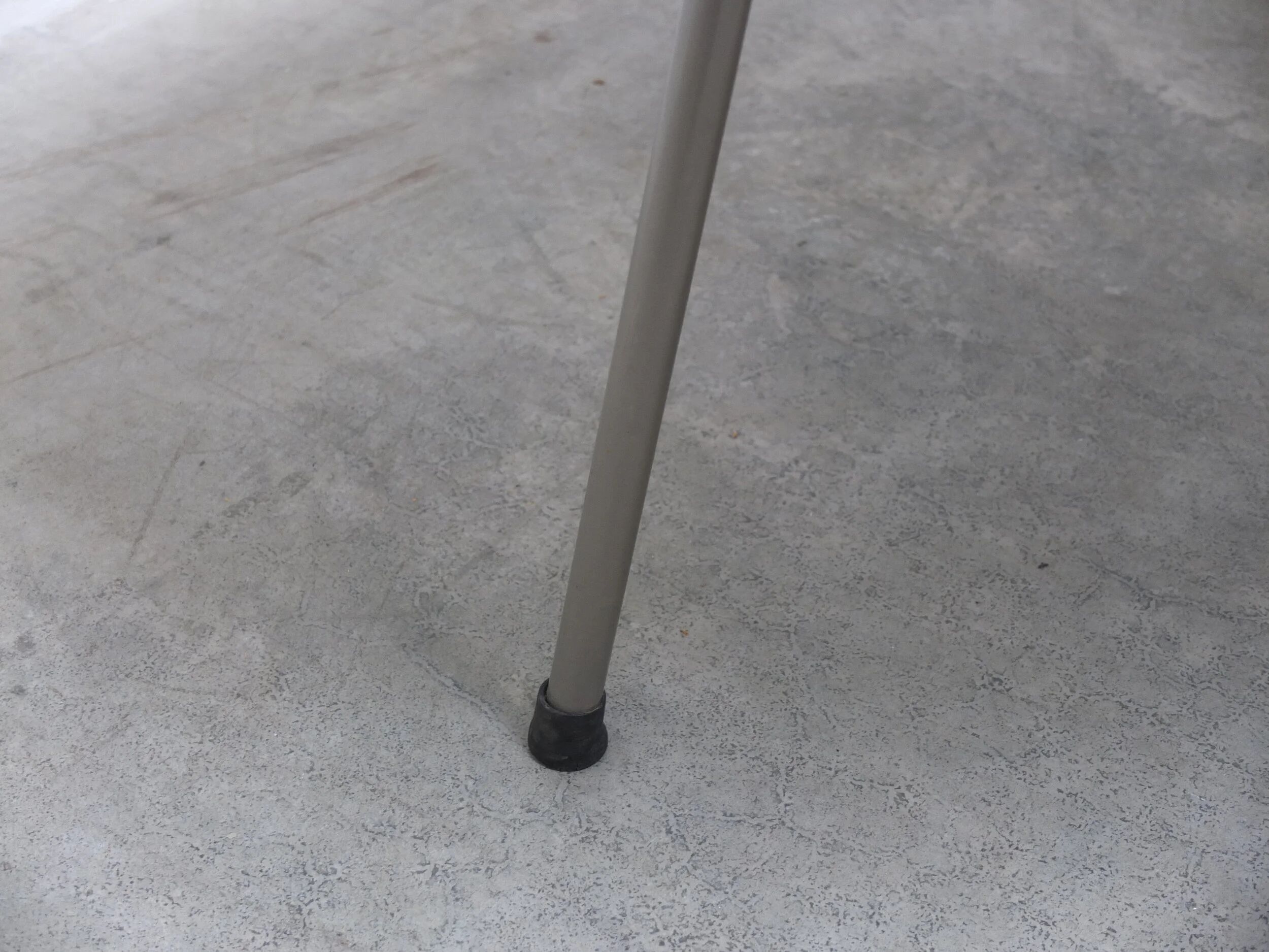 Rare 'Egg' table by Arne Jacobsen for Fritz Hansen, 1952