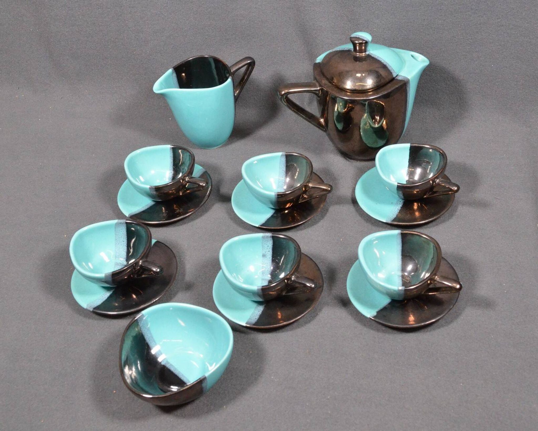 Vallauris coffee service in black and turquoise earthenware.