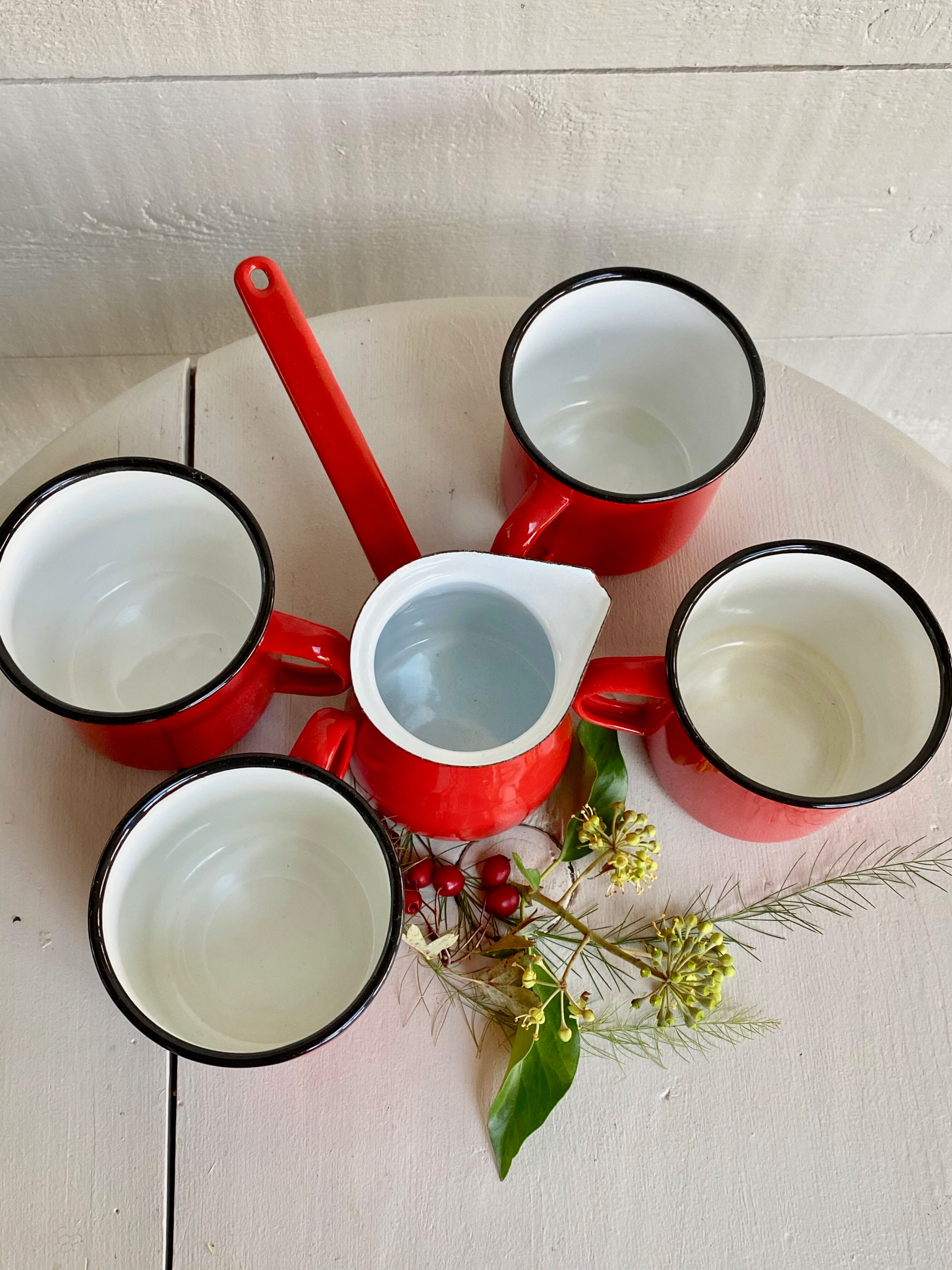 Enamelled mugs and pourers