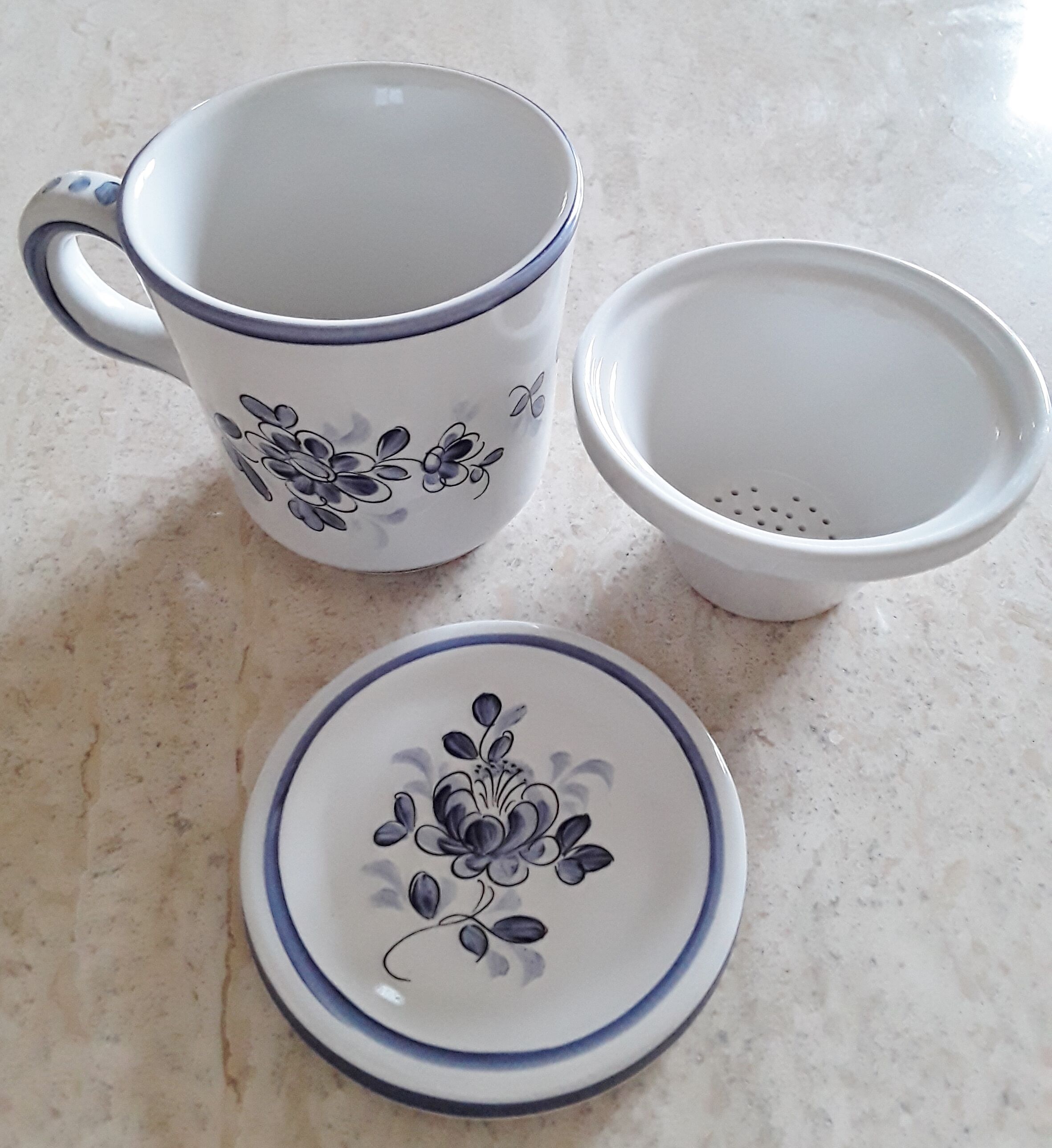 Clamecy earthenware tea set