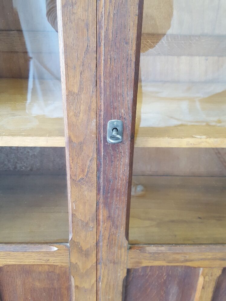 Showcase cabinet