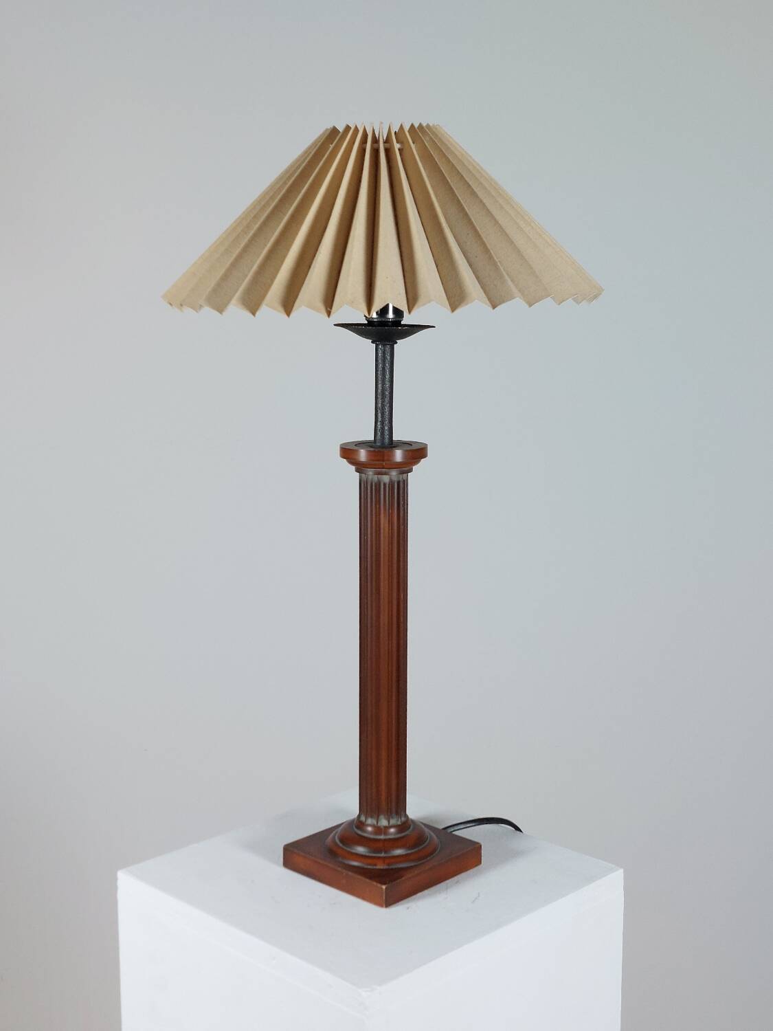 Vintage Mid Century table lamp column decor plissee shade