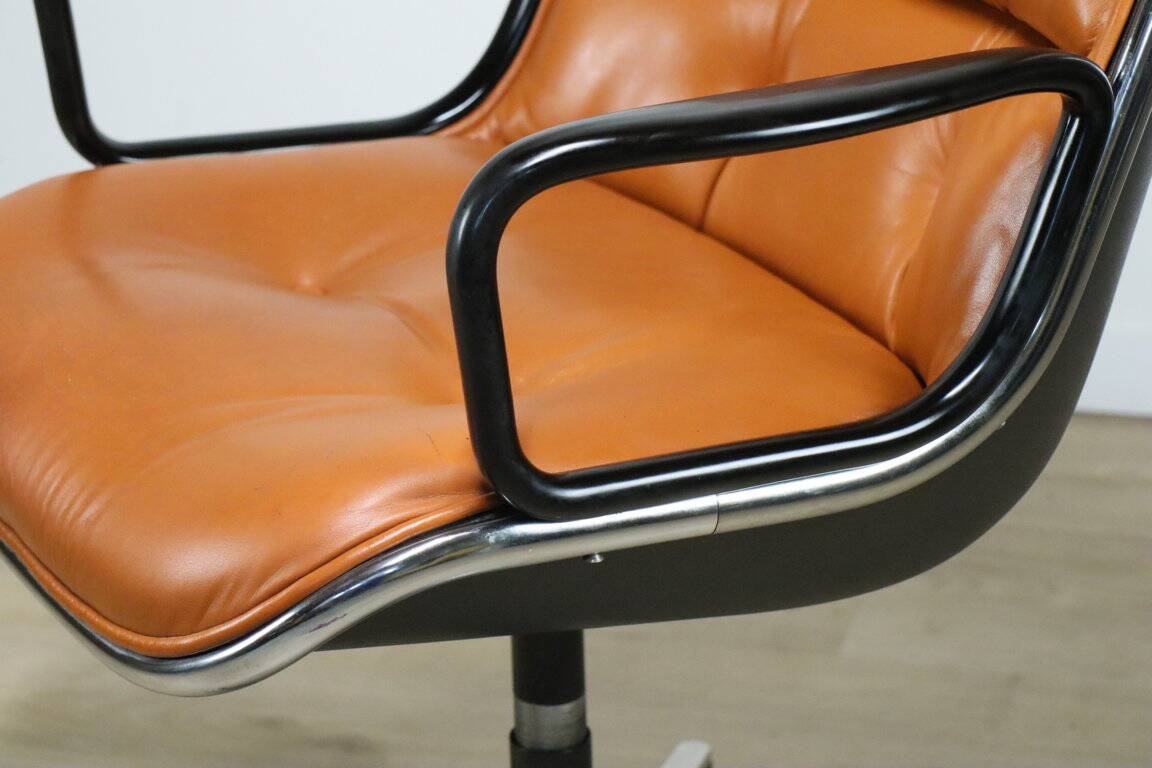 Charles Pollock leather office chair, Knoll edition, 1970