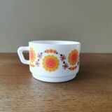 Suite of 4 large vintage cups