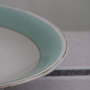 Coupe sur pied en porcelaine
