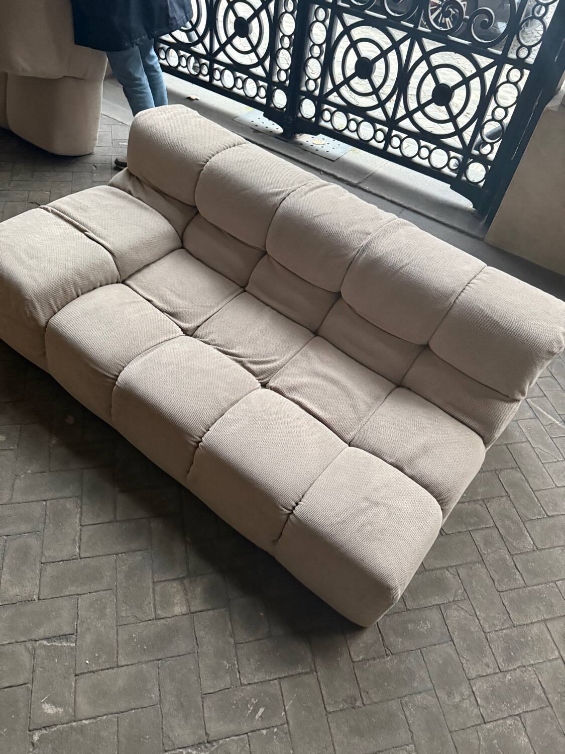 Tufty-Time sofa with chaise longue - beige