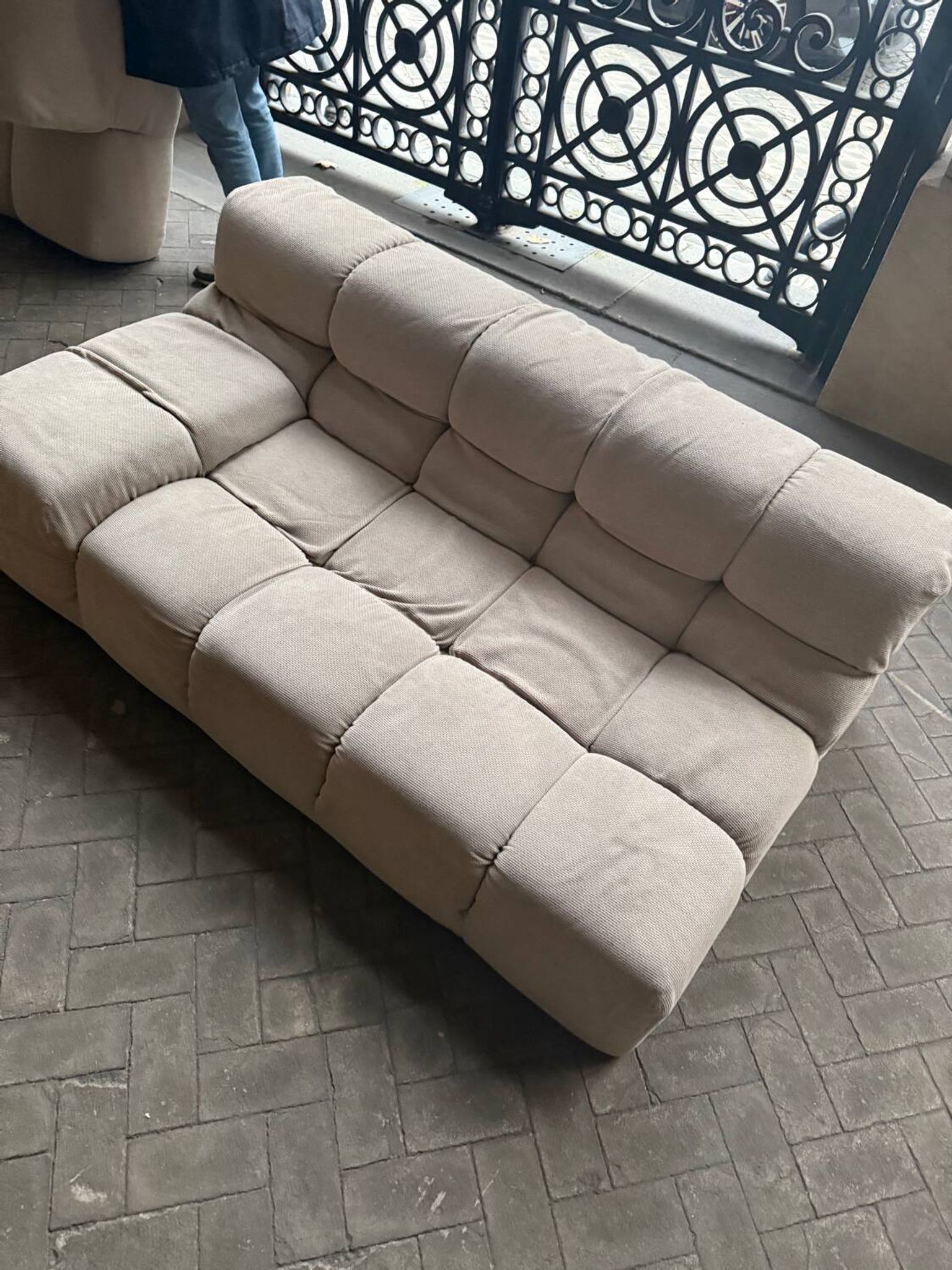 Tufty-Time sofa with chaise longue - beige