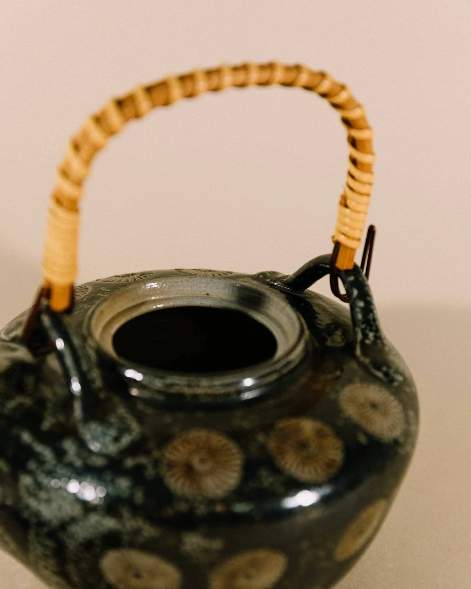 Wim Mühlendyck Stoneware Teapot in Westerwald Salt Glaze with Ritzdekor – Noir Speckled Ceramic, Mid-Century