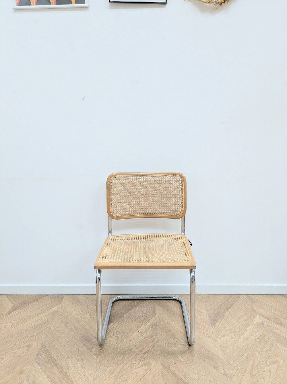Chair B32
