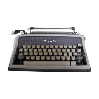 Machine typewriter Olympia