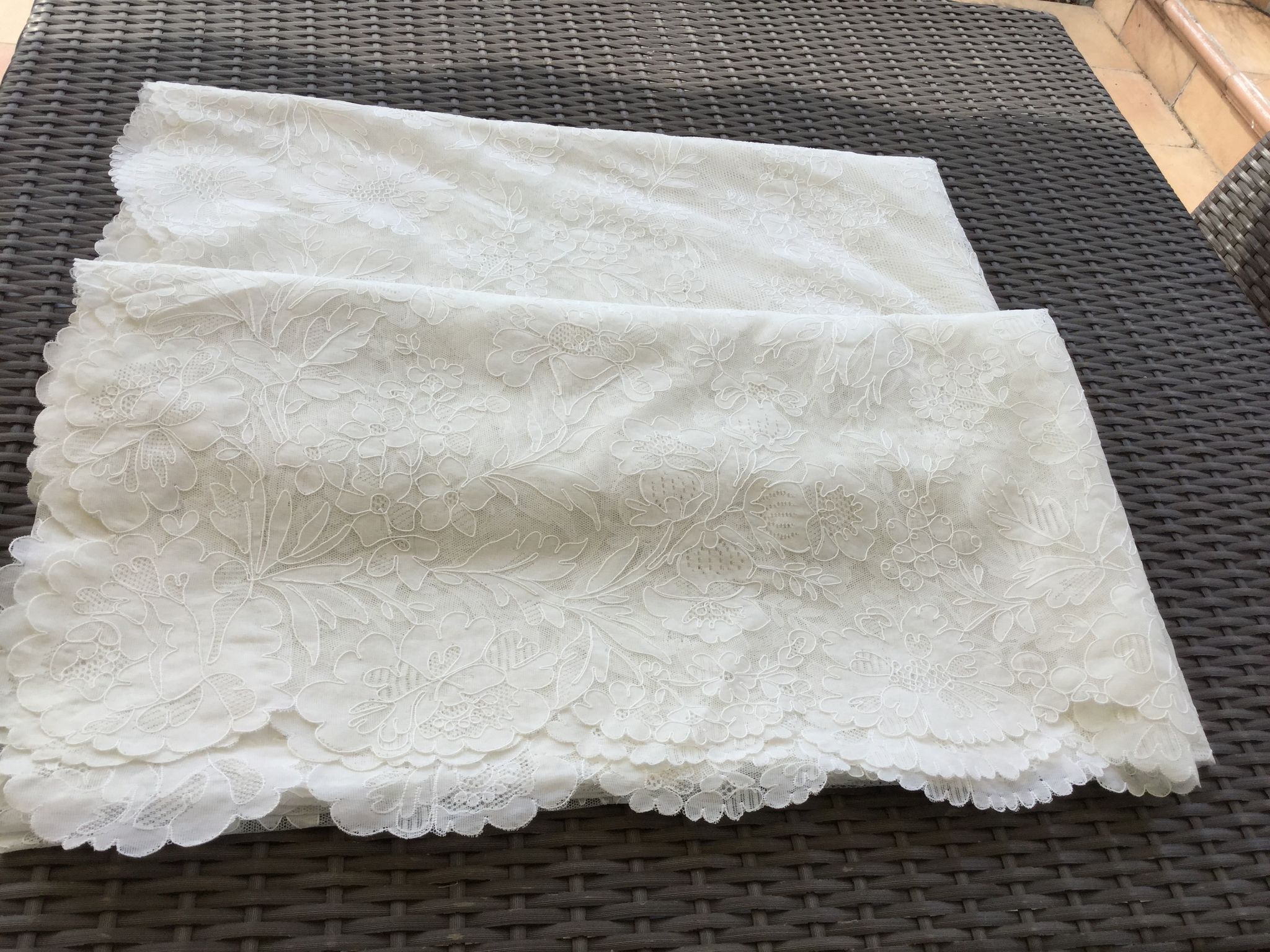 Lyon lace tablecloth from the prestigious brand Doguin made on crafts in Tulle