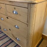 Antique chest of drawers