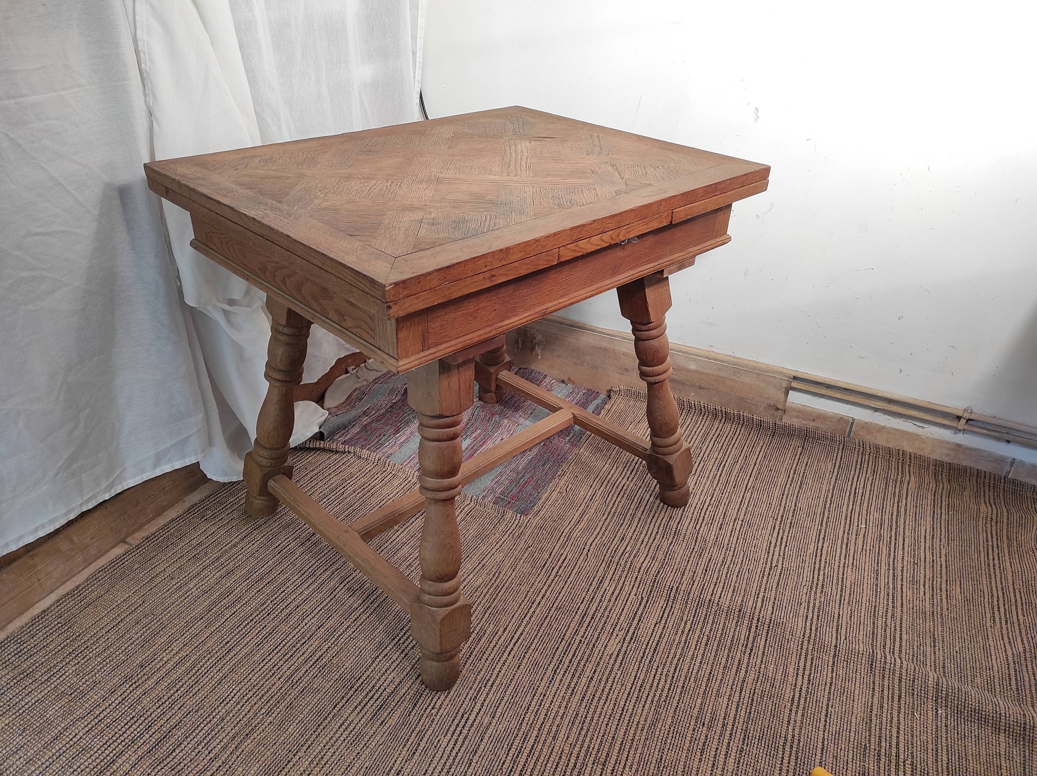 Oak table with extensions