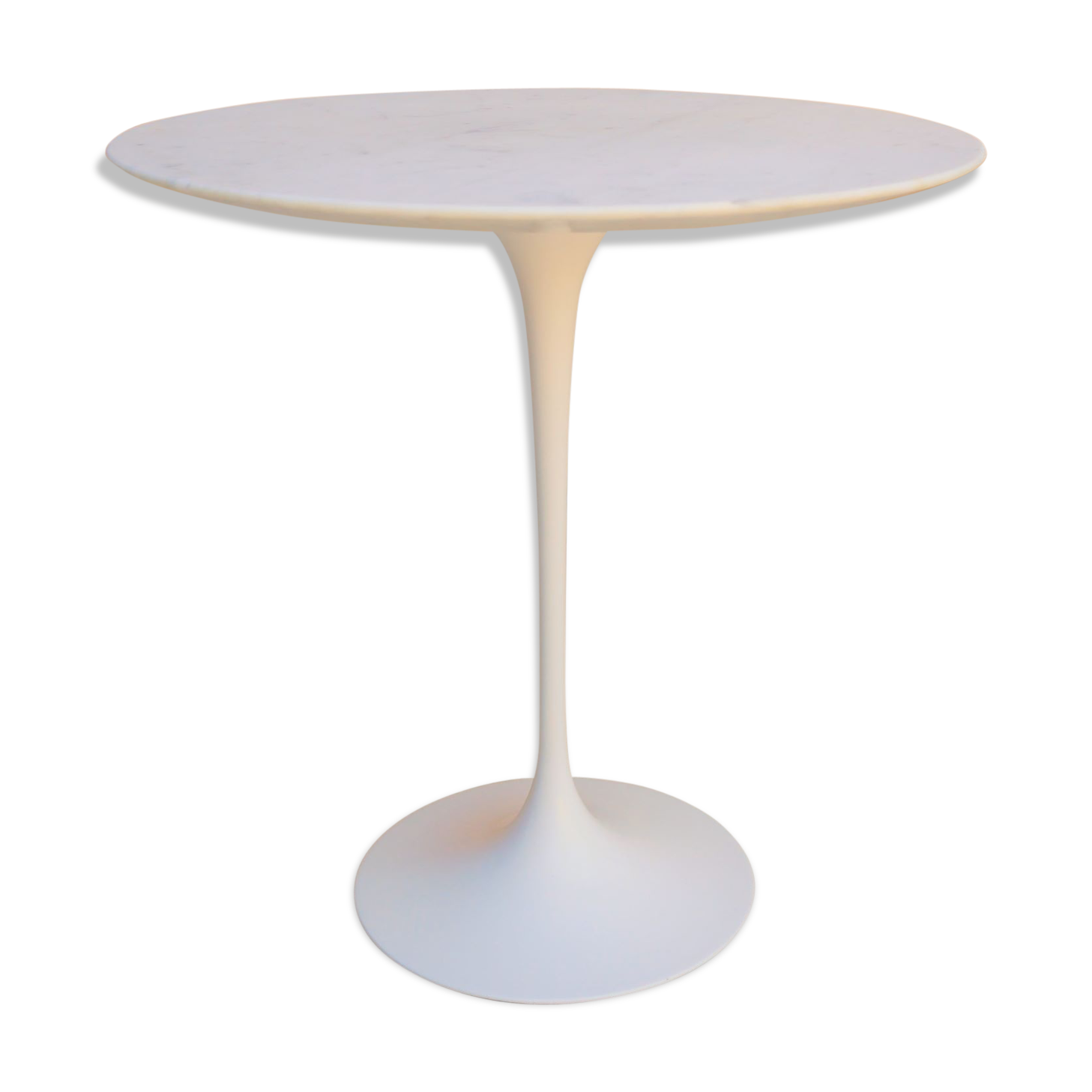 Tulip side table by Eero Saarinen for Knoll International Editions