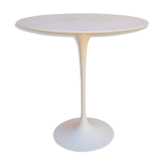 Table d'appoint tulipe par Eero Saarinen, éditions Knoll International