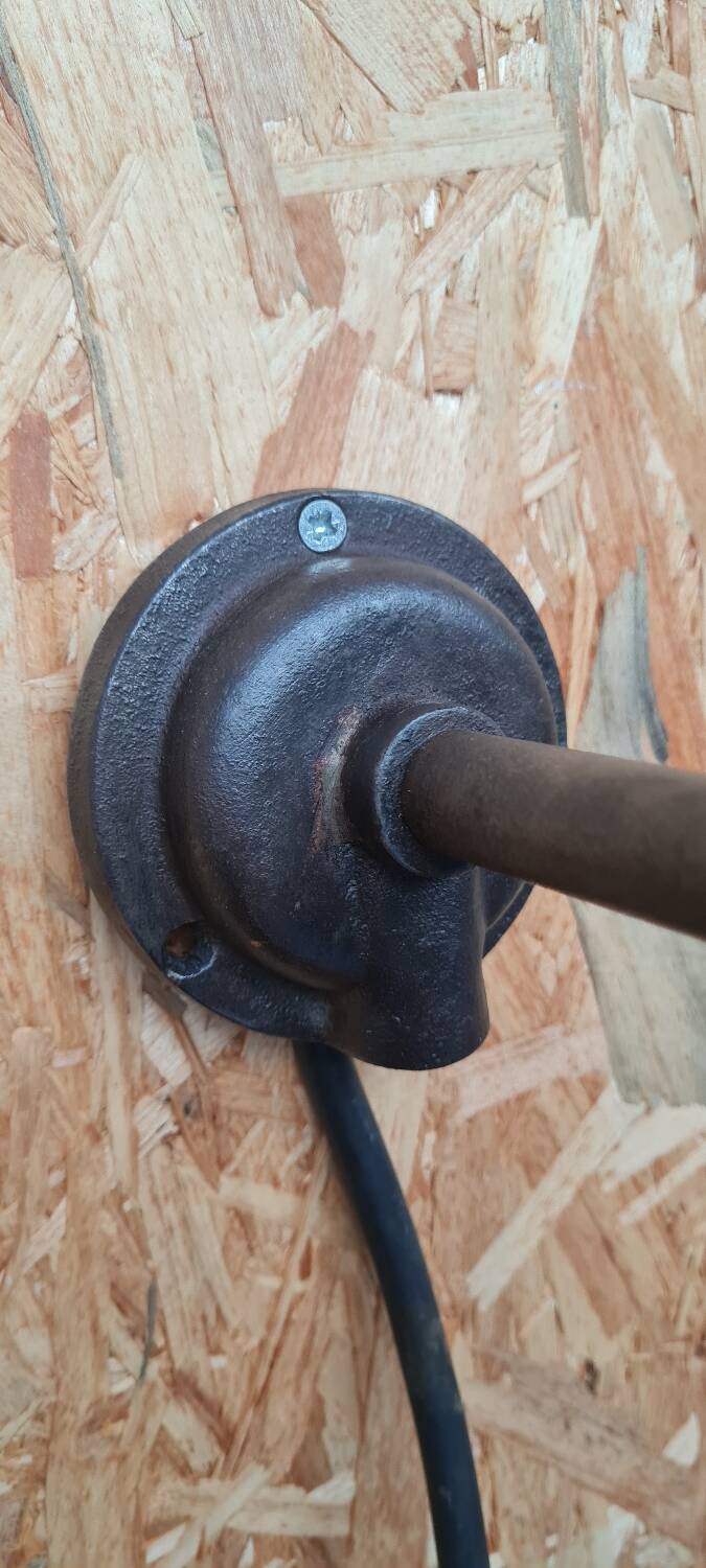 Exterior wall light in enamelled sheet metal