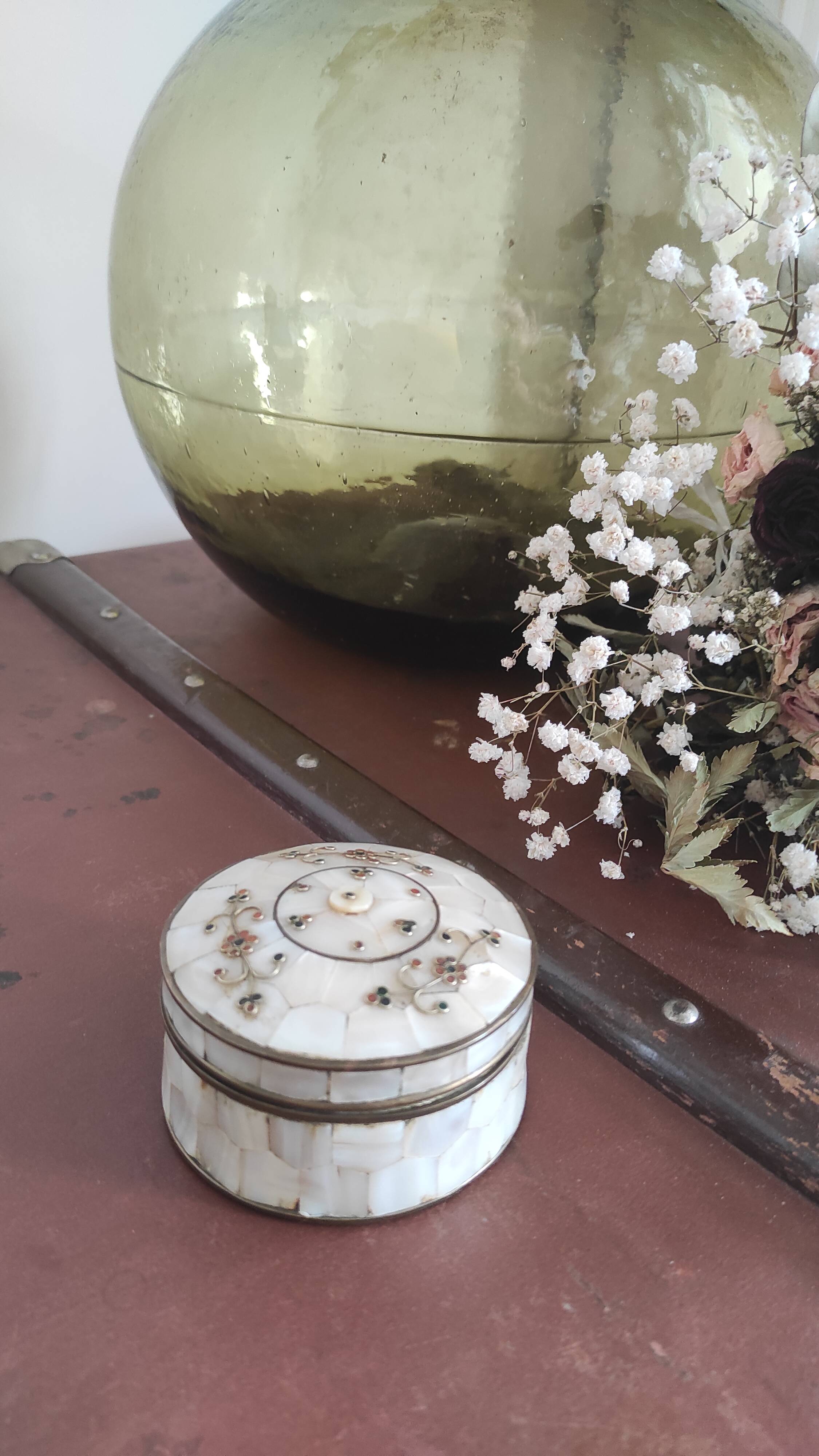 Bronze and mother-of-pearl jewelry box
