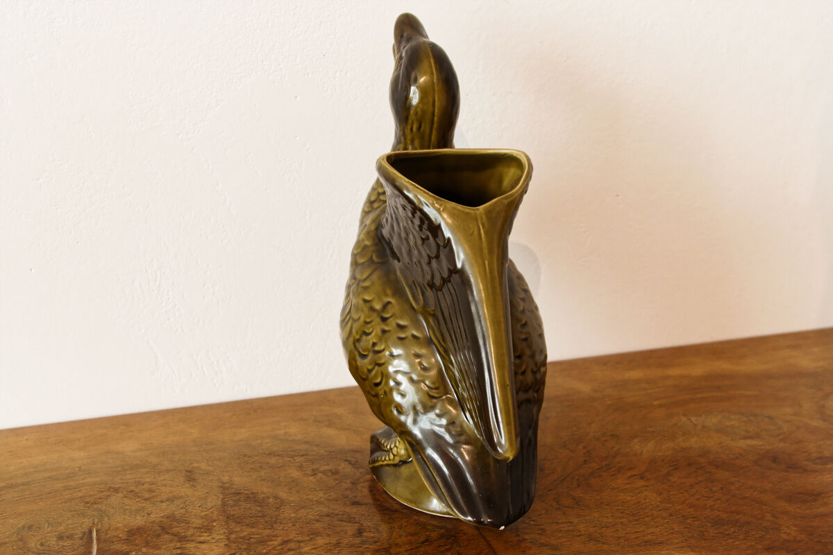 Duck pitcher in slip