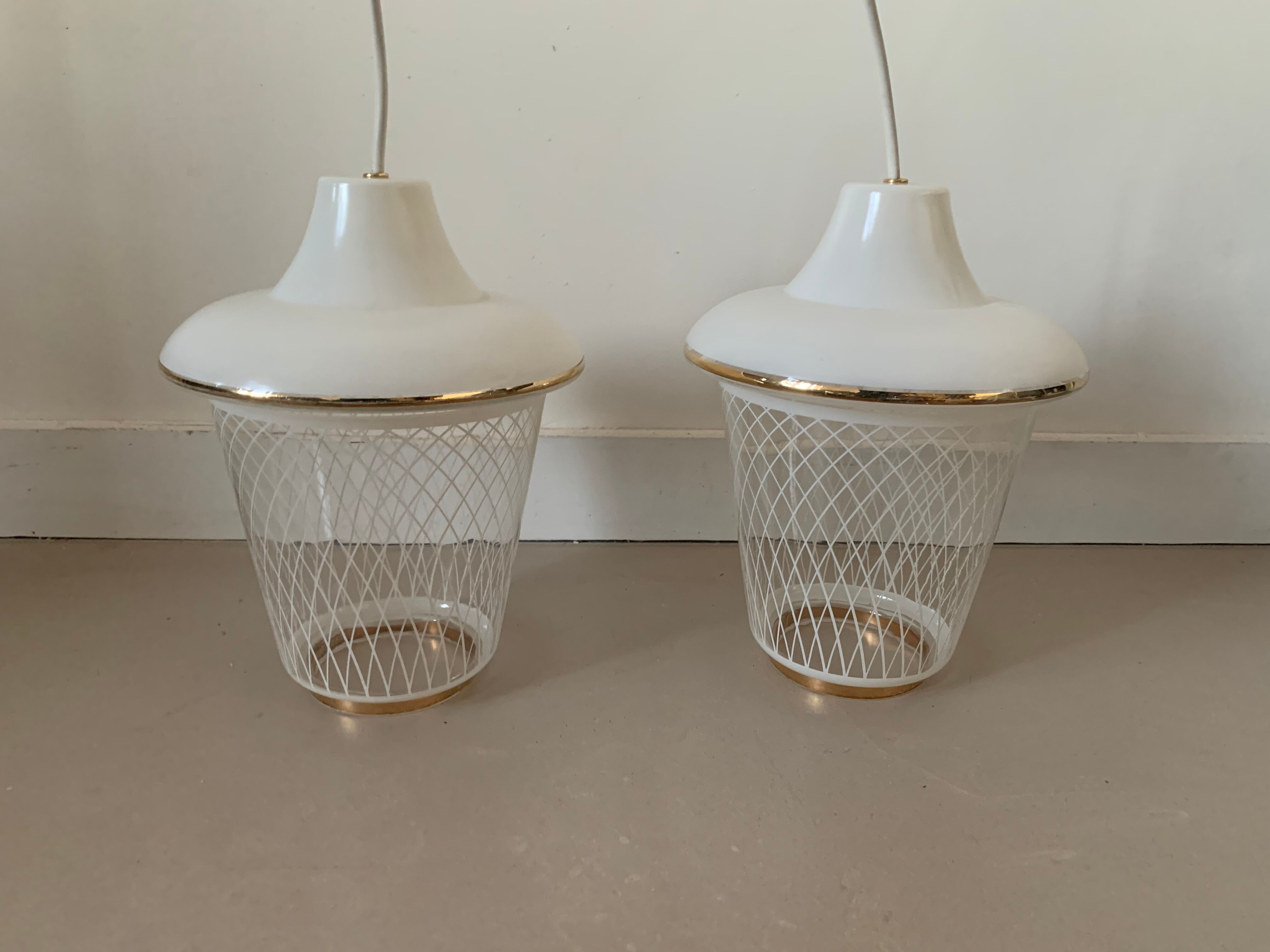 Lot de 2 suspensions verre années 50