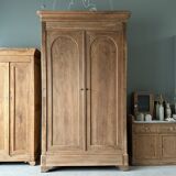 Large wedding wardrobe (renovated)