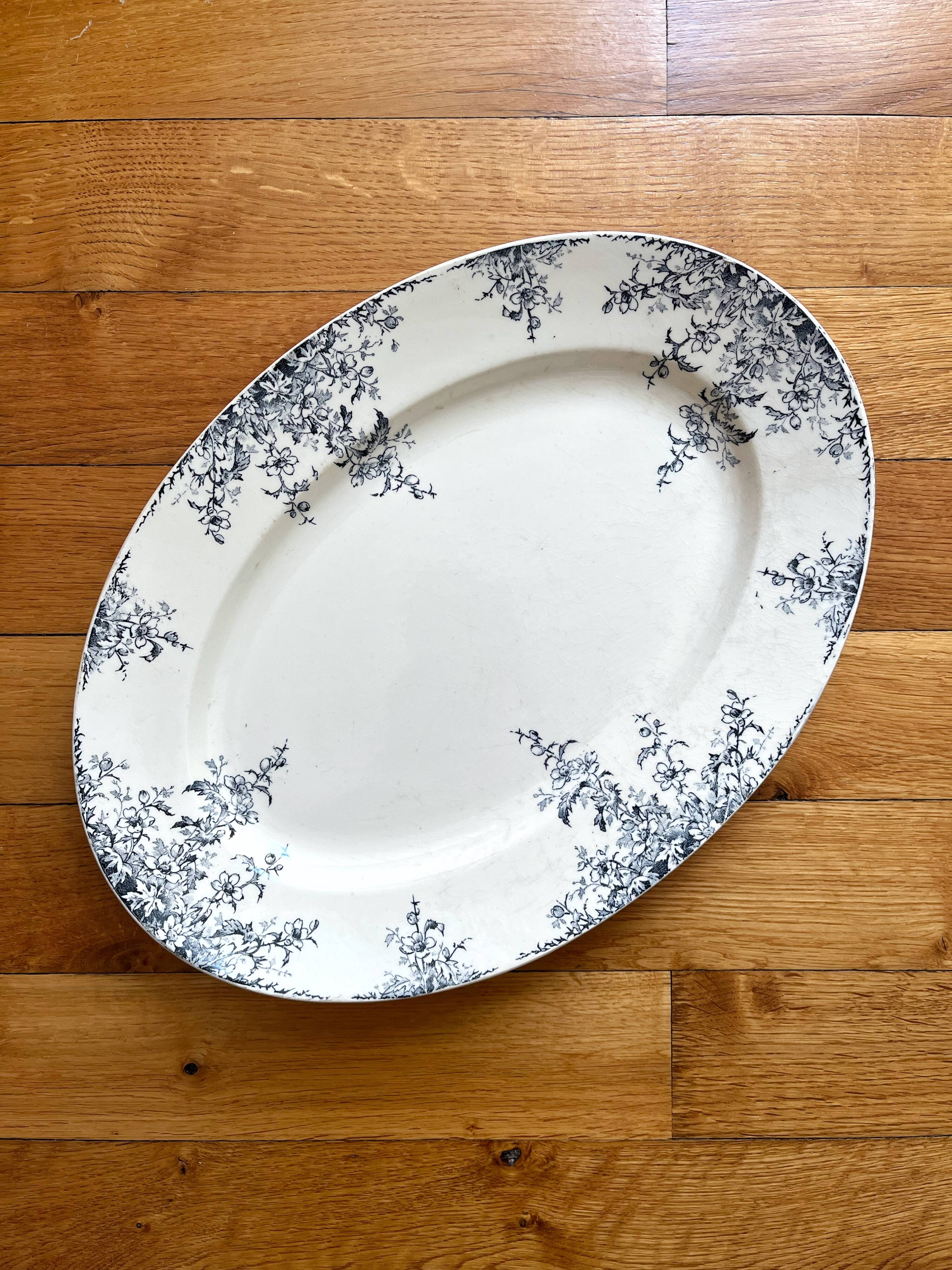 Oval iron earth dish "Spring" Opaque from Gien