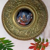 Brass wall decoration repelled hand-painted portrait