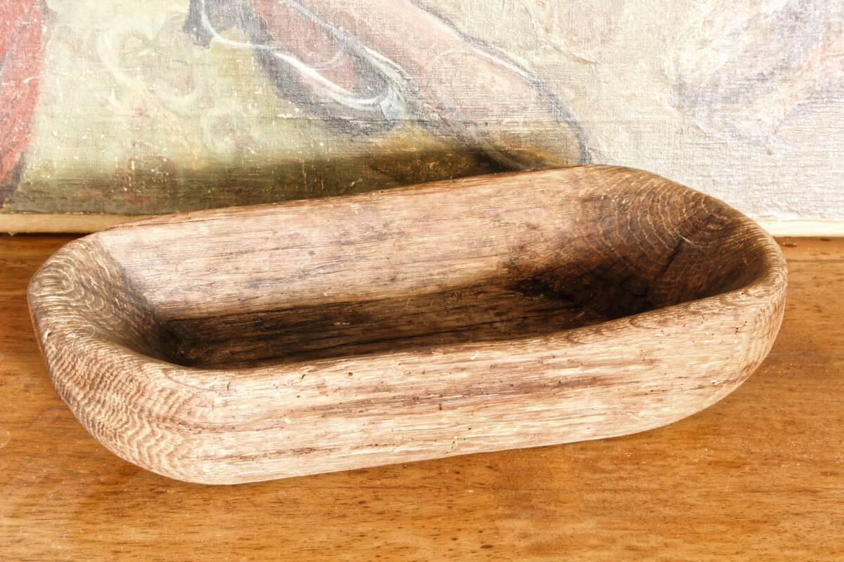 Carved wooden monoxyle cup, folk art, 19th century.