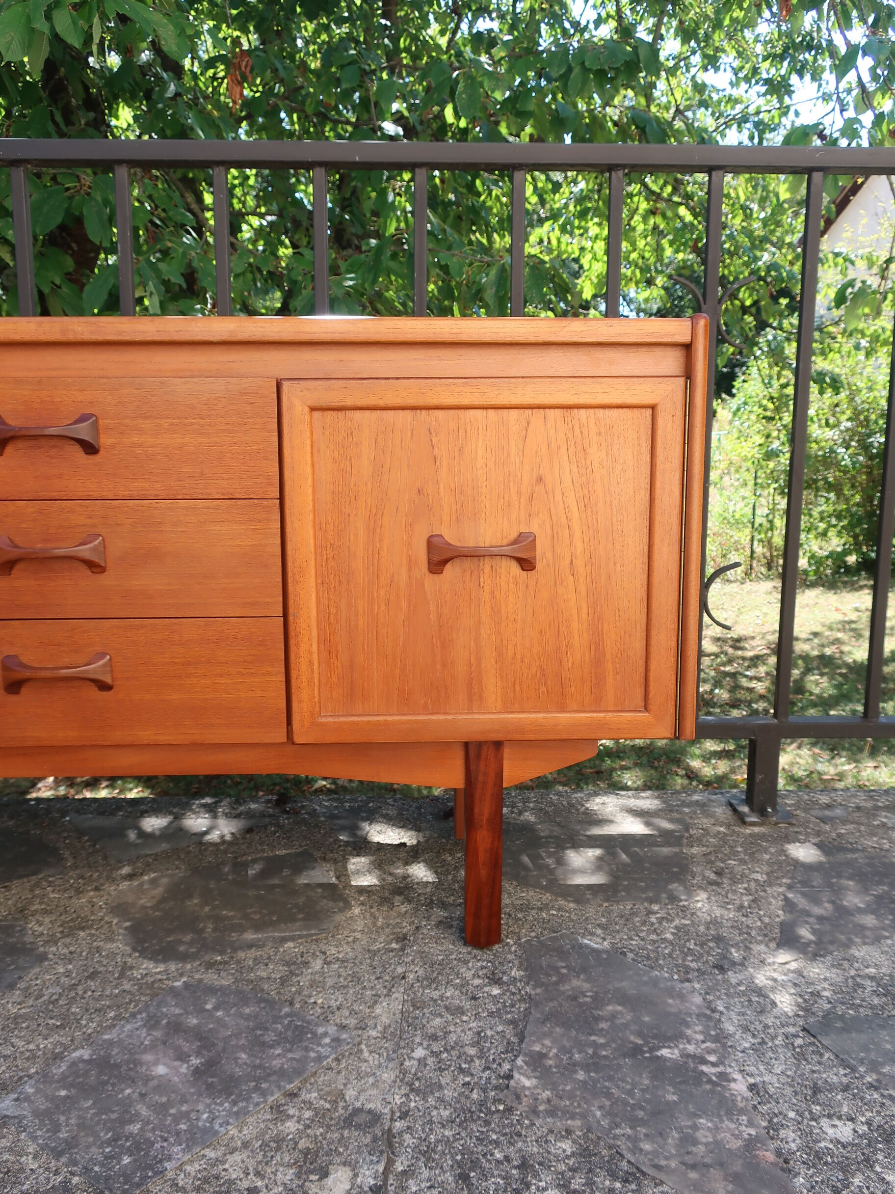 Teak sideboard of 60