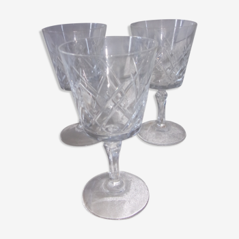 3 verres à vin en cristal ciselé