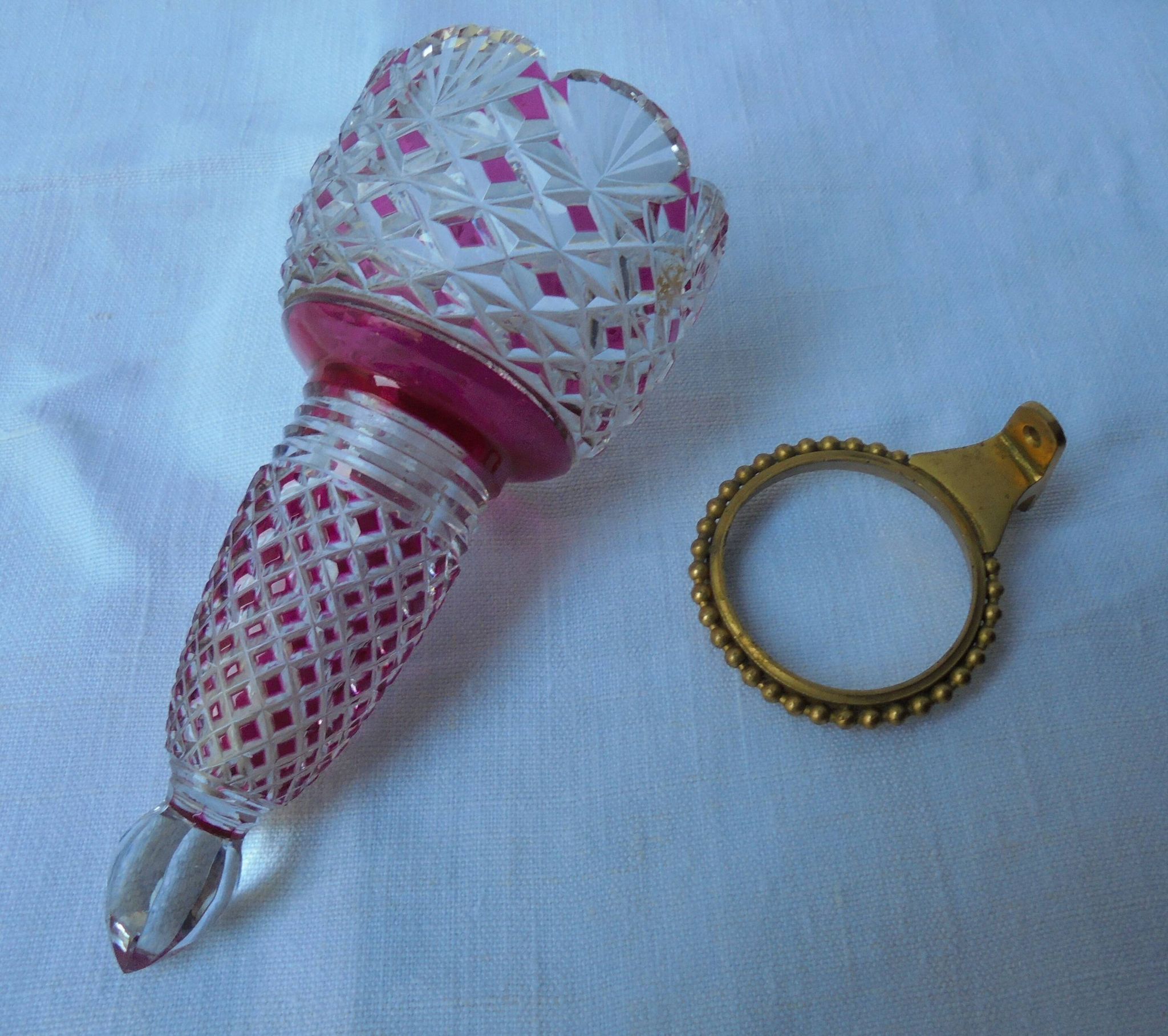 Vase de voiture en cristal taillé et teinté "Baccarat",Art Deco
