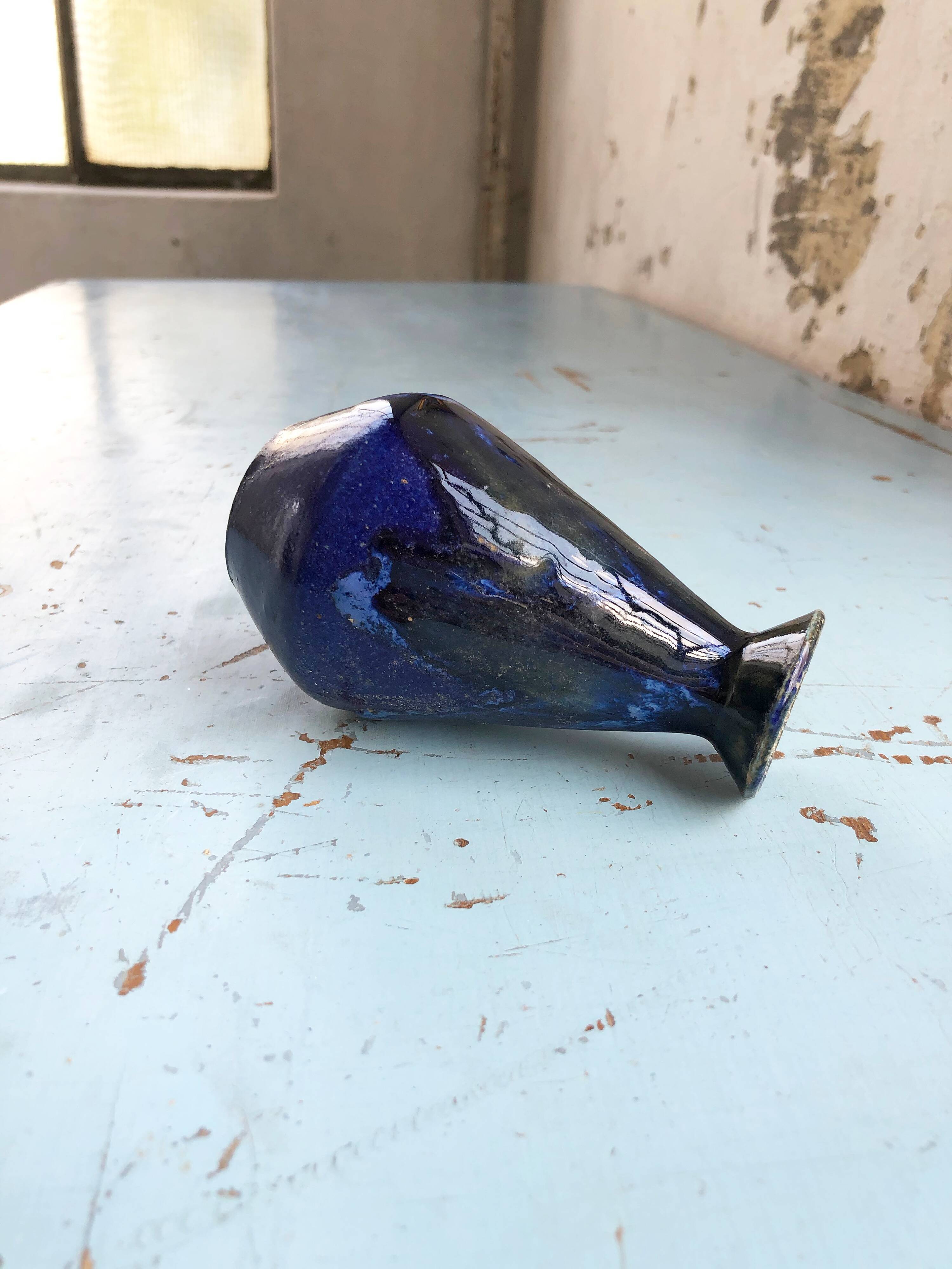 Blue vase XS signed jeb