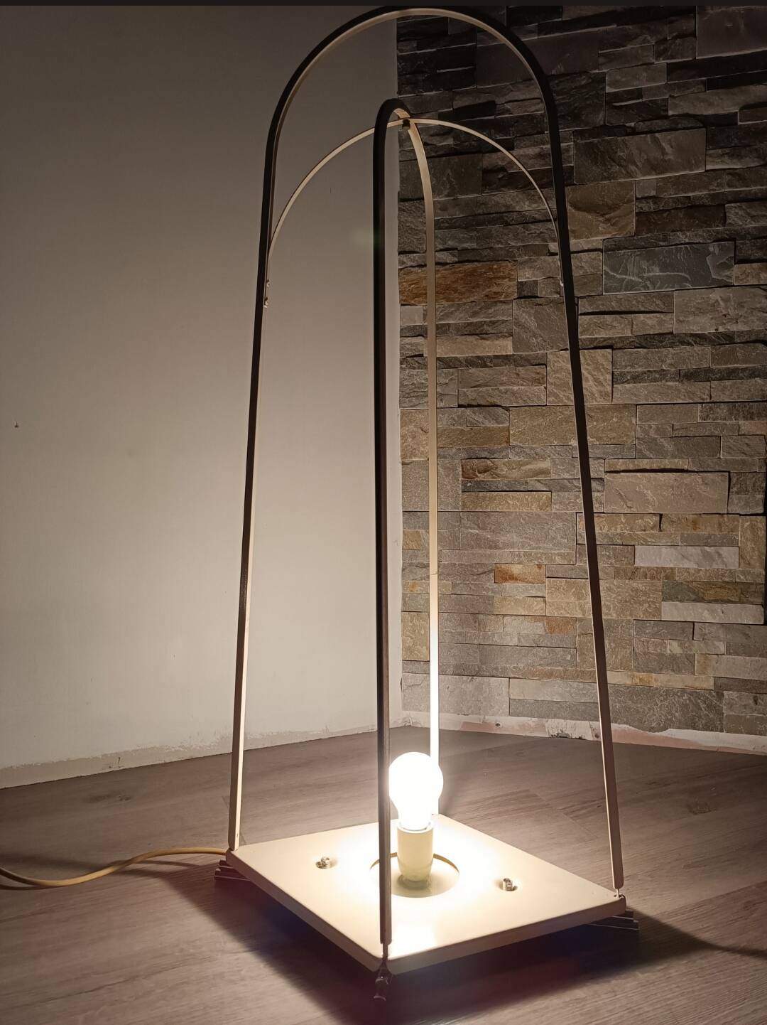 Lampe sol Kazuki par Kazuhide Takahama pour Sirrah 1970 Première édition