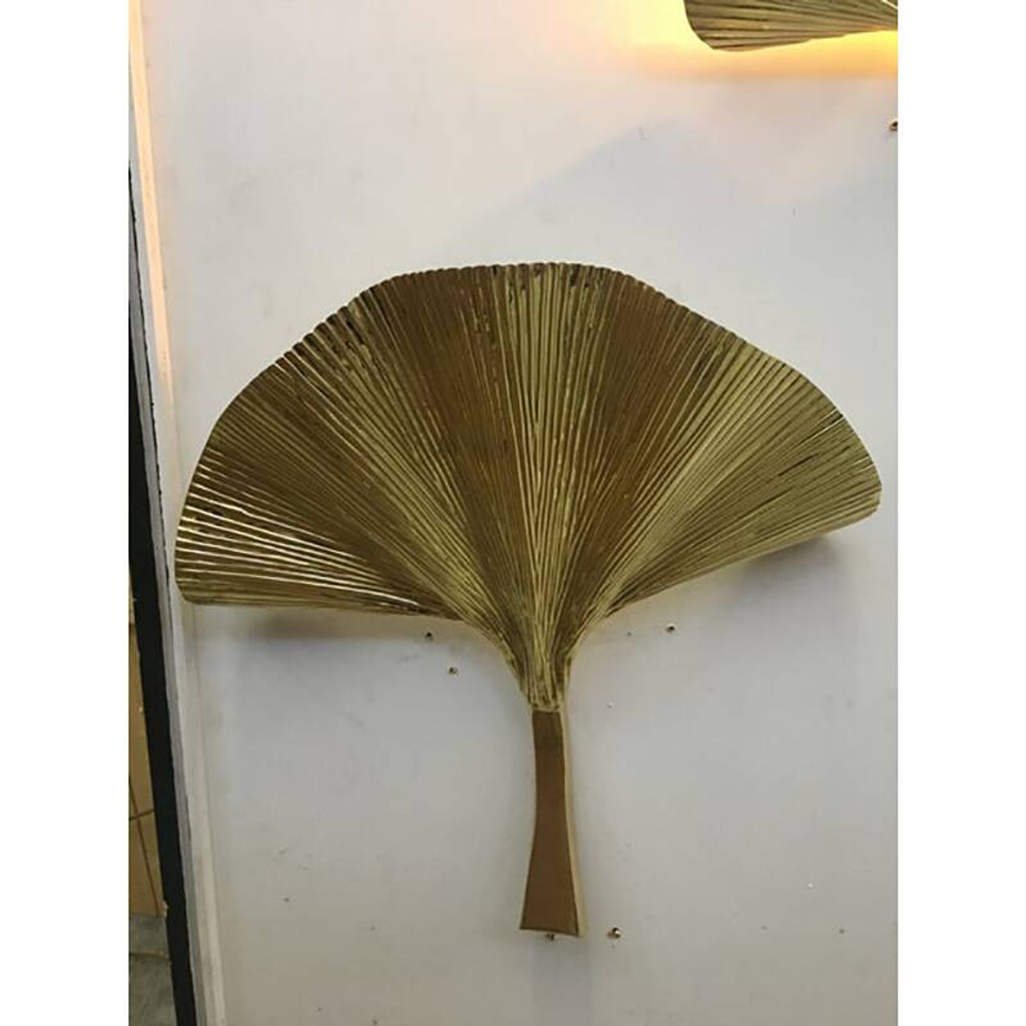 Paire d'appliques feuille en métal doré