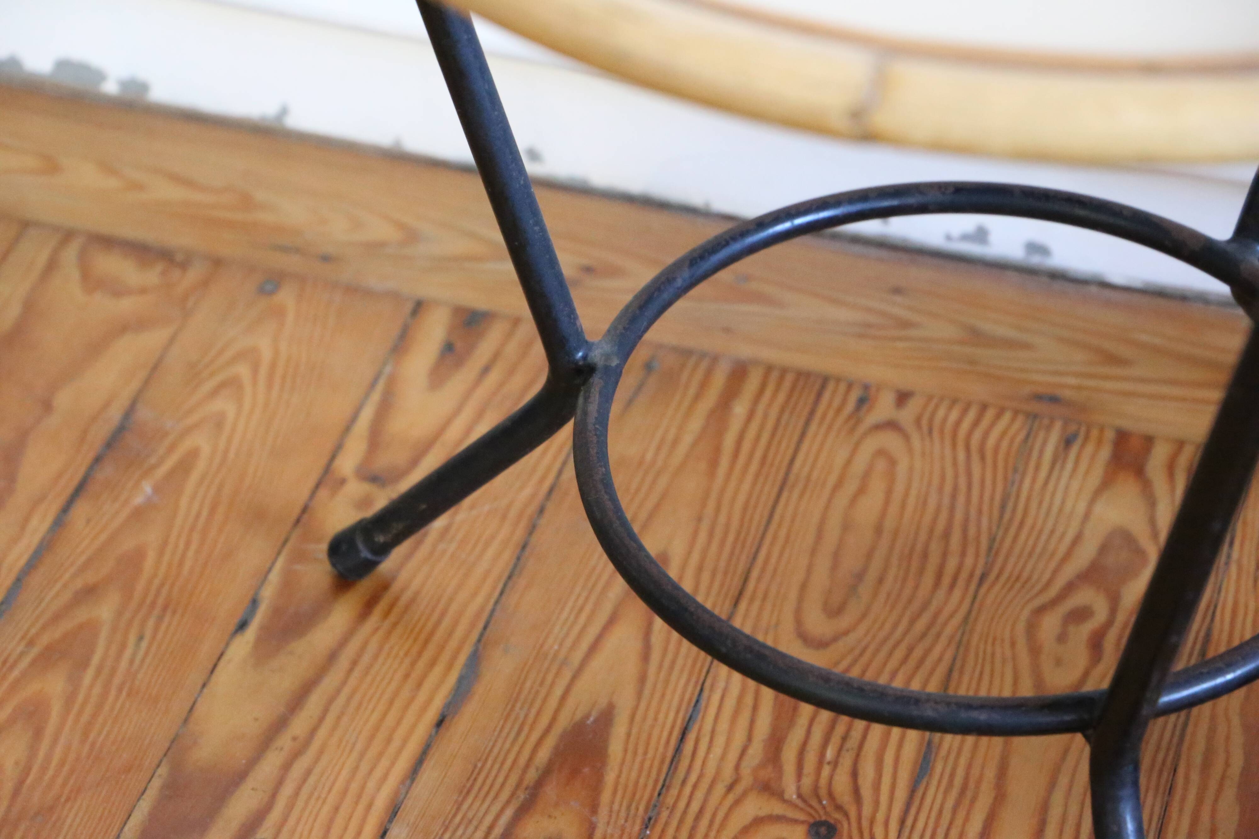 Adorable rattan coffee table and metal base, Scandinavian